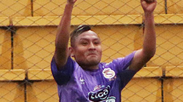 Ronald Gallegos volverá a comandar el medio campo de Real Potosí. Foto: Etzhel A. Llanque %image_alt%