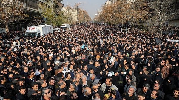 Multitudes despiden al ex presidente reformista Rafsanjani, una postal de la búsqueda de más libertades por parte de la sociedad iraní (Reuters)