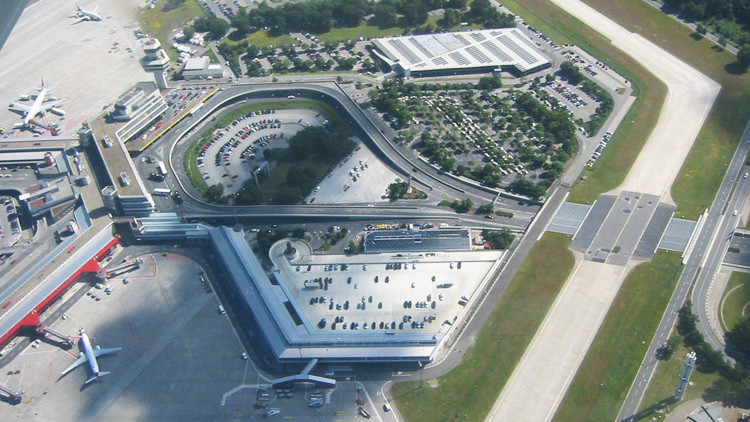 Los vuelos con destino al Aeropuerto de Tegel en Berlín, desviados por una maleta sospechosa
