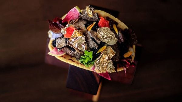 La receta reúne ingredientes de la alta cocina gourmet (AFP)