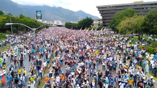 Los venezolanos protestan contra la Asamblea Constituyente convocada por Nicolás Maduro