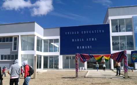 El ingreso principal al módulo educativo María Ayma Mamani, ubicado en el distrito 14 de El Alto. Foto: Ministerio de Comunicación.
