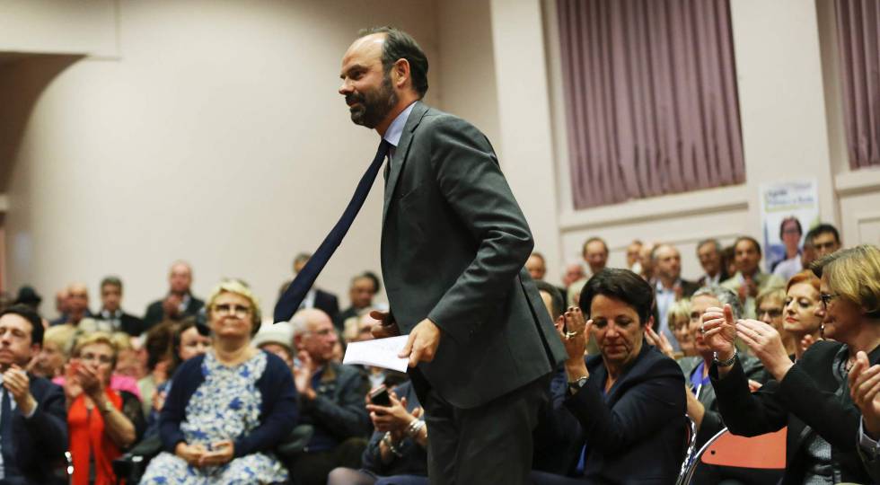 El nuevo primer ministro francés, Édouard Philippe, en un acto electoral en su ciudad, Le Havre