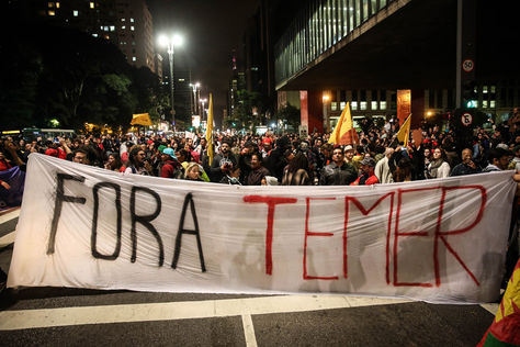 Manifestantes protestan contra el presidente de Brasil, Michael Temer en Sao Paulo. Foto: EFE