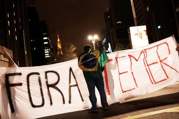 Manifestantes en San Pablo salieron a la calle para exigir la renuncia de Temer (REUTERS)