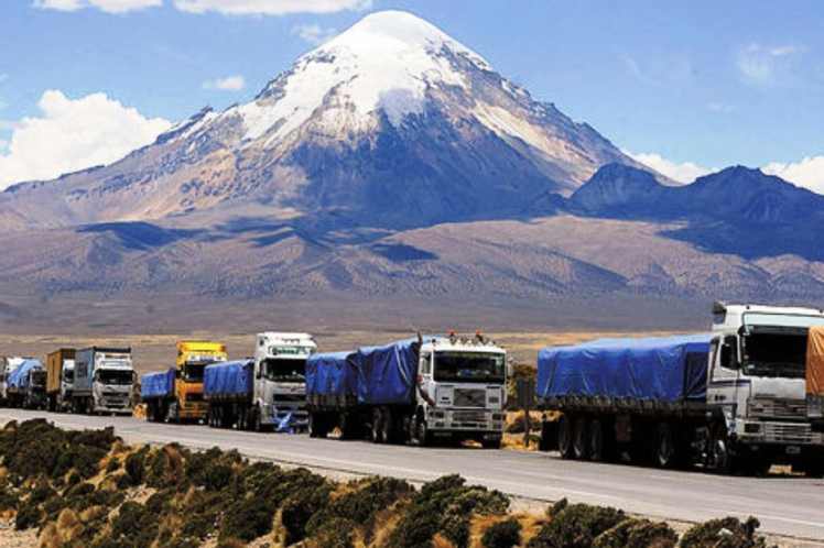 Resultado de imagen de camiones parados en Chile