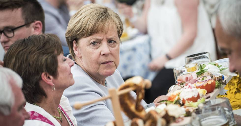 La canciller alemana, Angela Merkel, durante un acto de campaña de la CSU en Múnich, este domingo.