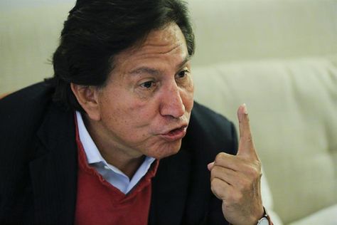 El expresidente peruano Alejandro Toledo habla durante una entrevista con la agencia de noticias EFE en un hotel en Manhattan, Nueva York (EE.UU.). Foto: EFE