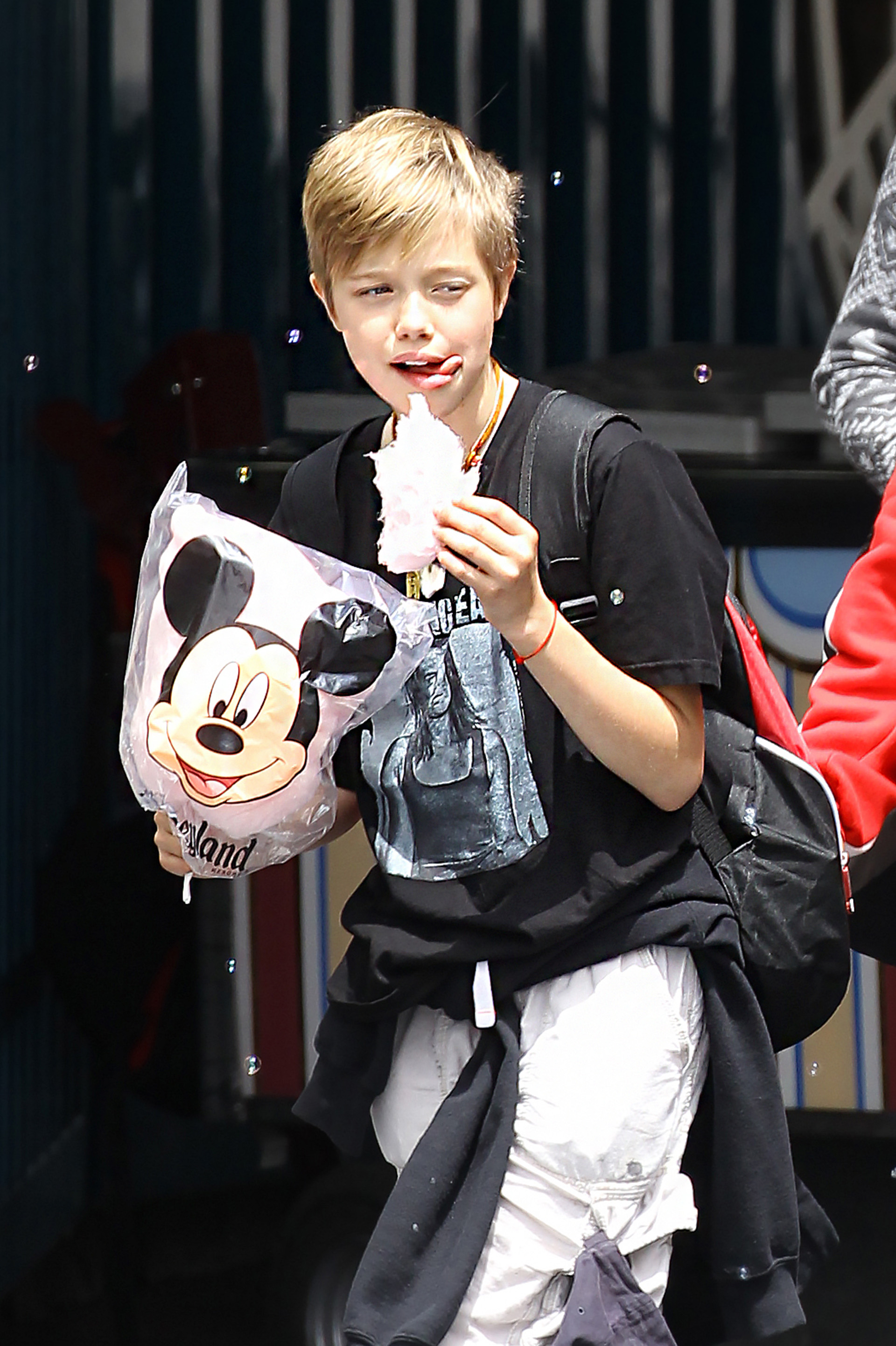 La actriz estuvo con sus hijos a Disneyland por el cumpleaños de Shiloh