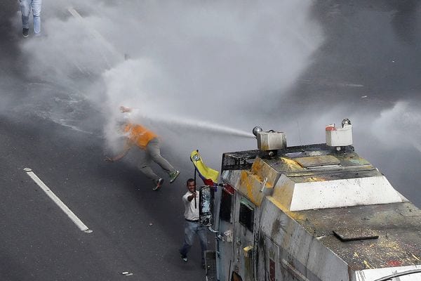 Sólo en el municipio caraqueño Baruta se registraron 147 lesionados (Reuters)