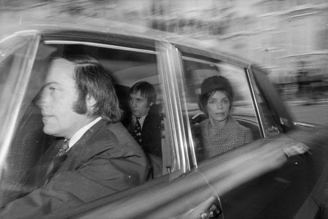 Veronica Duncan, fotografiada en un coche tras la desaparición de su marido.