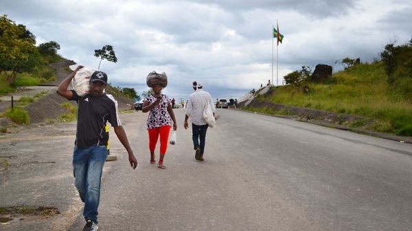 La gobernación de Roraima, donde hay la única frontera terrestre entre los dos países, solicitó ayuda del gobierno federal de Brasil para atender la creciente llegada de ciudadanos venezolanos a ese estado (The Washington Post)