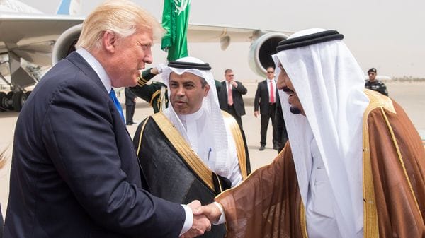 El rey de Arabia Saudita, Salman bin Abdulaziz Al Saud, y el presidente estadounidense Donald Trump