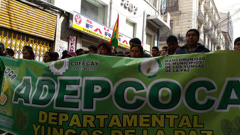 Marcha de Adepcoca ingresa al centro de La Paz. Foto: La Razón