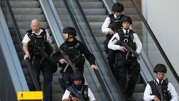 Las fuerzas antiterrorismo en Londres (Reuters)