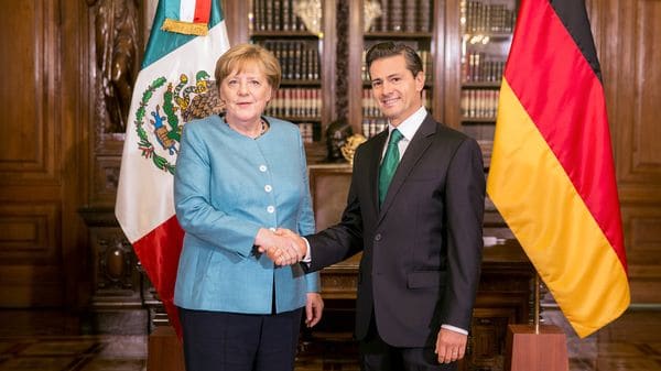 La canciller alemana Angela Merkel y el presidente de México Enrique Pena Nieto en el Palacio Nacional de la Ciudad de México