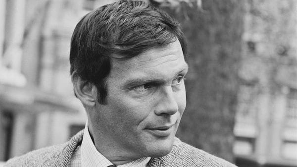 Adam West en 1967. (Photo by Harry Dempster/Express/Hulton Archive/Getty Images)