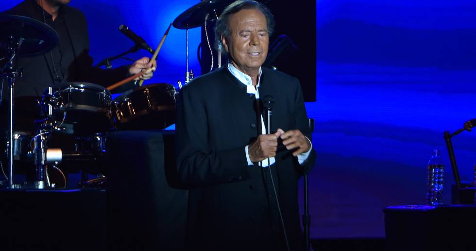Julio Iglesias durante un concierto en Montecarlo en julio de 2016.