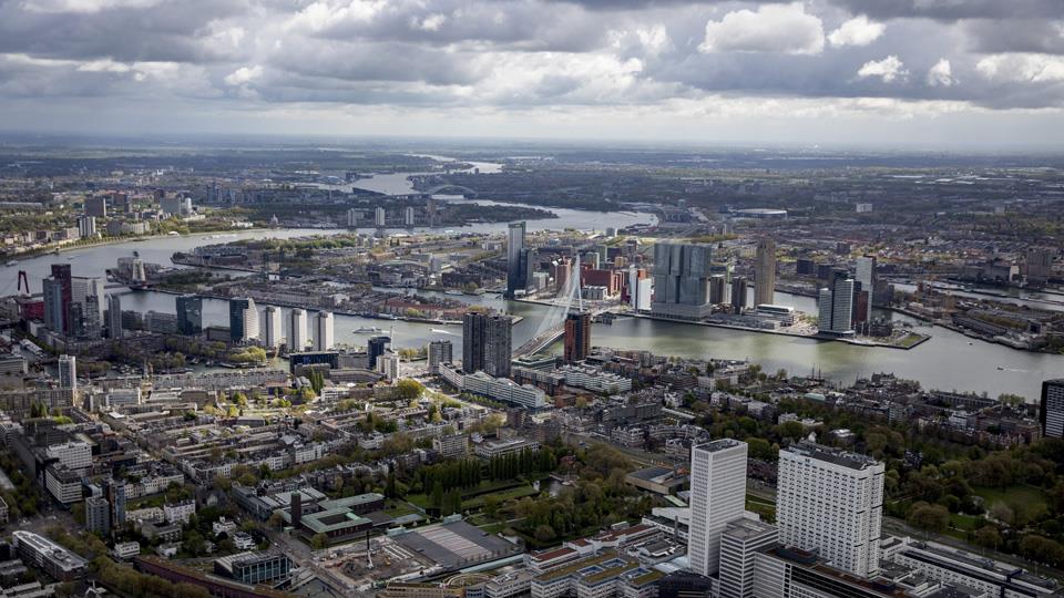 Rotterdam fue pionera en la construcción de playas de estacionamiento que se convierten en diques de emergencia