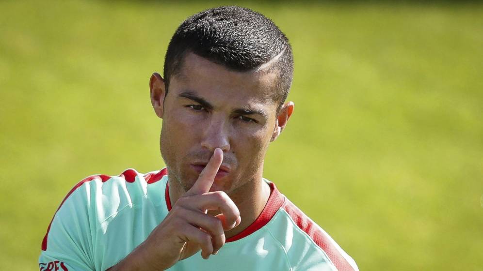 Foto: Cristiano Ronaldo en un entrenamiento con Portugal. (EFE)