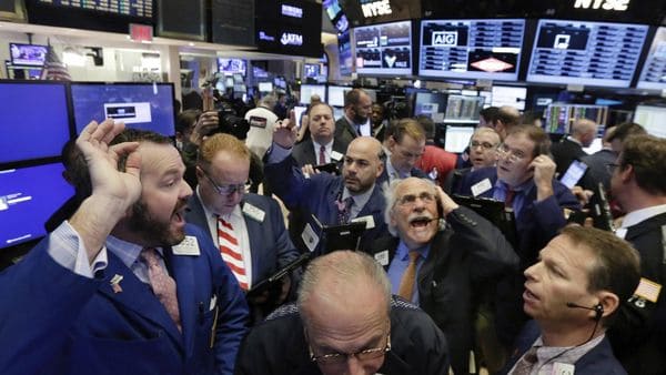 Wall Street amaneció al alza este lunes (AP)