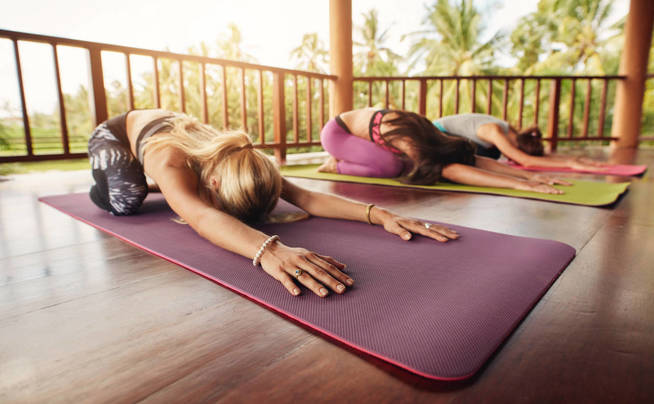 También se llama Balasana o el niño. (iStock)