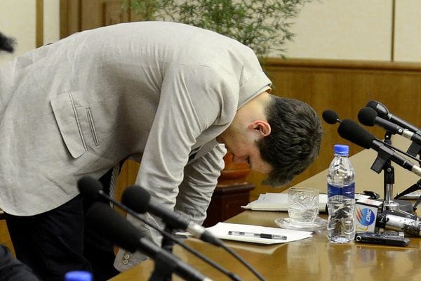 Warmbier durante el juicio en el que fue condenado a 15 años de trabajos forzados (AFP)
