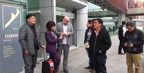 Llegada de la comisión boliviana al aeropuerto de Iquique