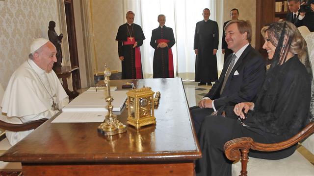 El Papa recibió a la reina Máxima en la primera visita de Estado de los monarcas de Holanda