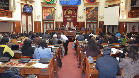 El pleno de la Asamblea Legislativa Plurinacional durante la sesión de este sábado