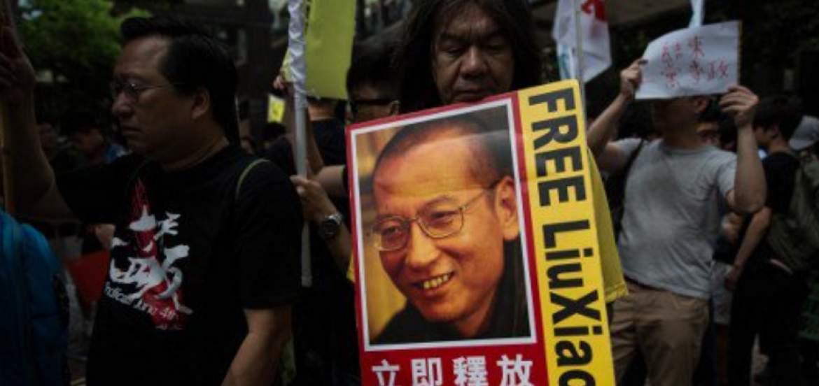 China libera a Premio Nobel de la Paz Liu Xiaobo, que padece un cáncer terminal