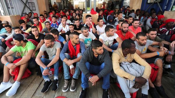 Migrantes llegados a puertos italianos (Reuters)