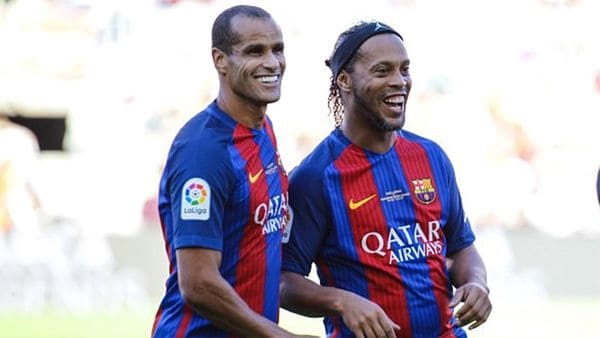 Rivaldo y Ronaldinho juntos en el partido
