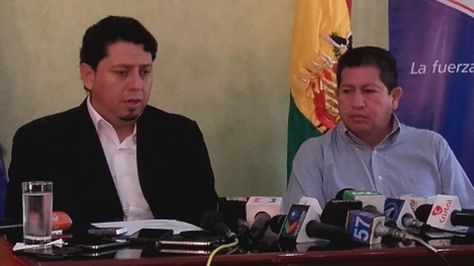 El presidente de YPFB, Óscar Barriga, y el ministro de Hidrocarburos, Luis Alberto Sánchez. Foto:Ministerio de Hidrocarburos