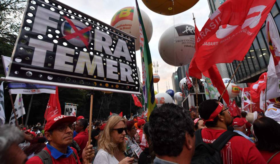 Manifestantes contra Temer, el pasado viernes en São Paulo