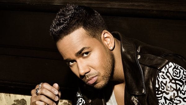 El tema “Héroe favorito” de Romeo Santos, toma lugares destacados en las listas de éxitos latinas