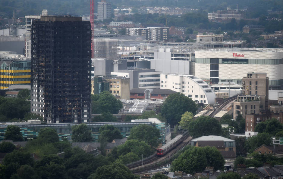 Los restos de la torre Grenfell, en North Kensington. (Reuters / Hannah McKay)