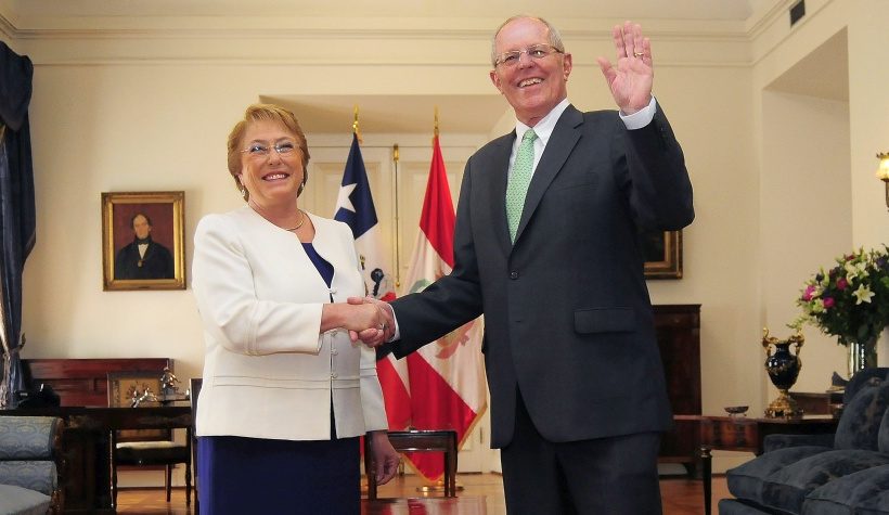 Bachelet llega a Lima para reunirse con Pedro Pablo Kuczynski y encabezar primer gabinete binacional