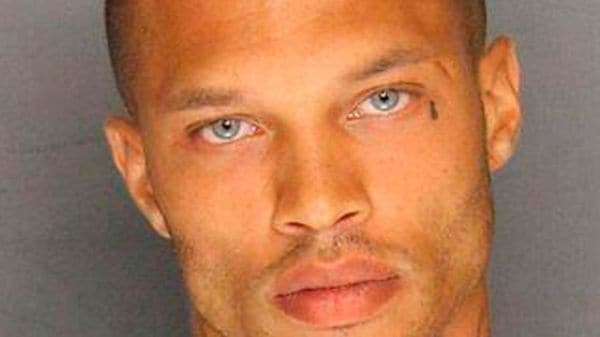 Las fotos de Jeremy Meeks el reo más sexy del mundo, como modelo