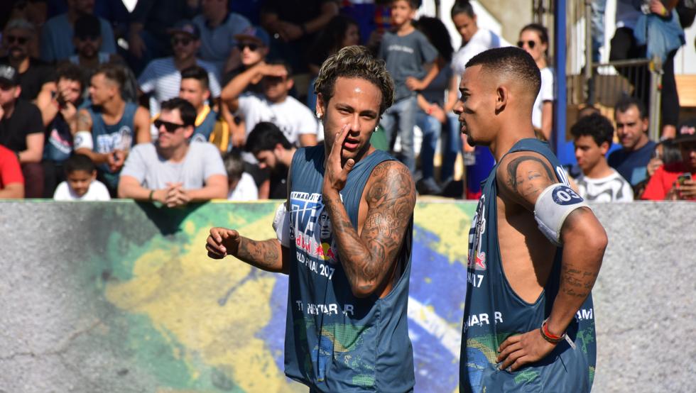 Neymar JR lo pasó en grande en el Mundialito 5X5 del Instituto Neymar Jr de Santos
