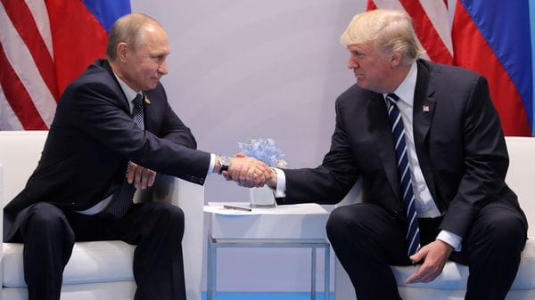 Donald Trump y Vladimir Putin mantuvieron una reunión durante el G-20(Reuters)