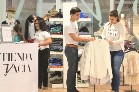 Abren--tienda-vacia-