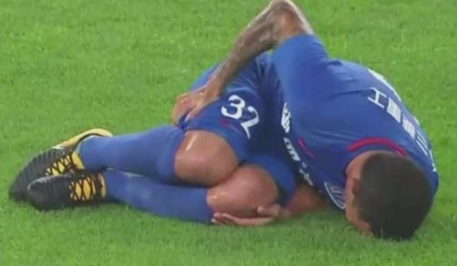 Tevez sufrió las patadas en China.