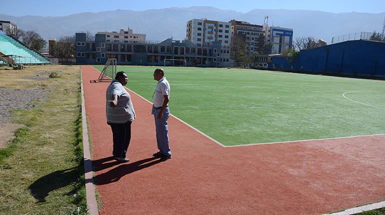 La cancha de hockey sobre césped, ubicada en el estadio Félix Capriles. | José Rocha