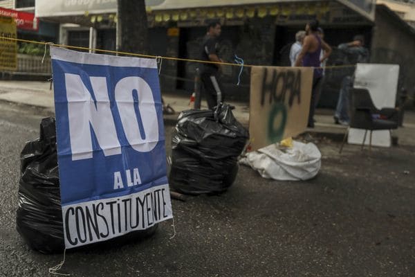 Los venezolanos protestan contra la Constituyente (EFE)