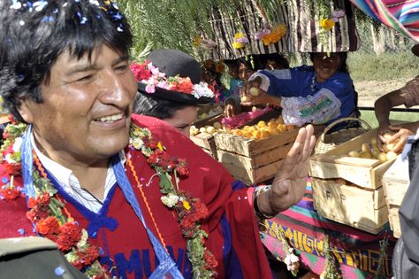 El presidente Evo Morales en una feria frutícola. Fue en 2013.