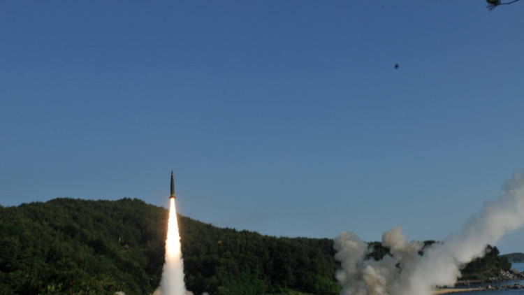 EE.UU. y Corea del Sur lanzan misiles balísticos en respuesta a la prueba de Corea del Norte