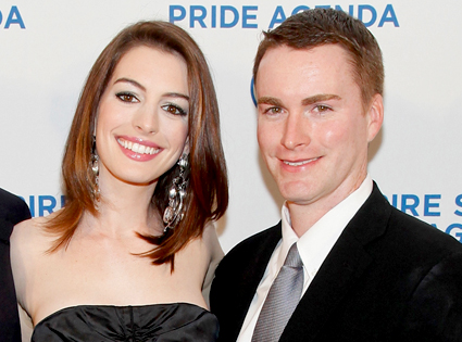 Anne Hathaway, Michael Hathaway