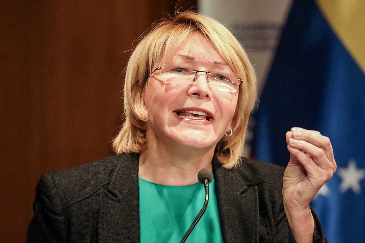 VEN06. CARACAS (VENEZUELA), 28/06/2017.- La fiscal general venezolana, Luisa Ortega Díaz, ofrece una rueda de prensa hoy, miércoles 28 de junio de 2017, en Caracas (Venezuela). Ortega Díaz afirmó hoy que hay un "proceso progresivo de desmontaje del Ministerio Público" y aseguró que el Tribunal Supremo de Justicia (TSJ) pretende hacer con su institución lo mismo que hizo con el Parlamento, aunque recalcó que continuará con sus funciones. EFE/Miguel Gutiérrez