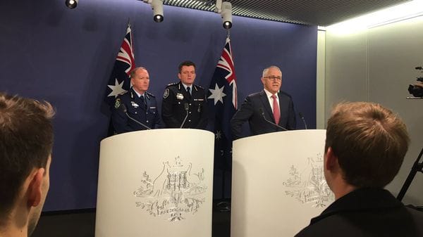 La rueda de prensa de Turnbull (@PeterFegan7)